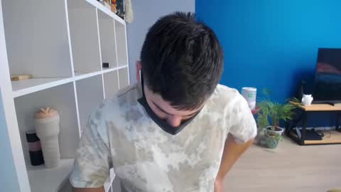 Snapshot of sexxxdickbig chatting on 02-15-25, 07:49 Tommy online show from 02-15-25, 07:49