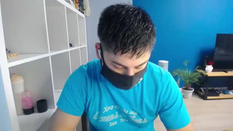 Snapshot of sexxxdickbig chatting on 02-18-25, 07:09 Tommy online show from 02-18-25, 07:09