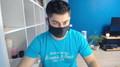 Snapshot of sexxxdickbig chatting on 02-19-25, 04:00 Tommy online show from 02-19-25, 04:00
