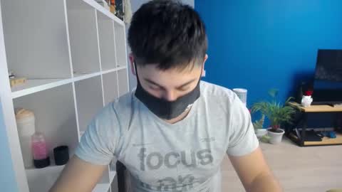 Snapshot of sexxxdickbig chatting on 02-19-25, 07:27 Tommy online show from 02-19-25, 07:27