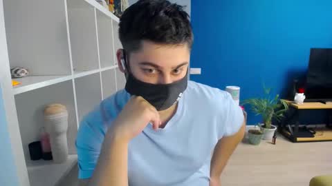 Snapshot of sexxxdickbig chatting on 02-26-25, 08:00 Tommy online show from 02-26-25, 08:00