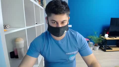 Snapshot of sexxxdickbig chatting on 02-28-25, 07:46 Tommy online show from 02-28-25, 07:46