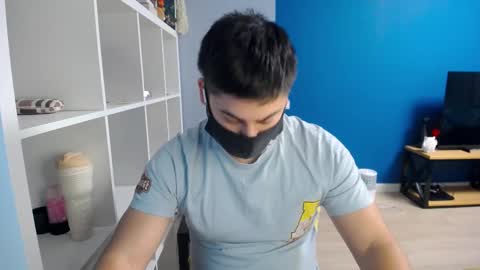 Snapshot of sexxxdickbig chatting on 03-01-25, 03:05 Tommy online show from 03-01-25, 03:05