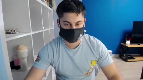 Snapshot of sexxxdickbig chatting on 03-01-25, 07:15 Tommy online show from 03-01-25, 07:15