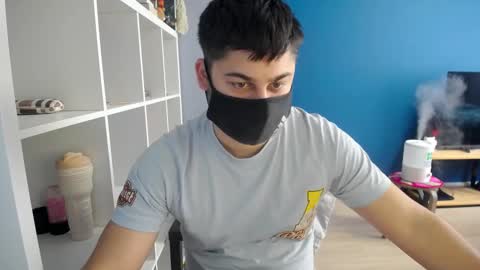 Snapshot of sexxxdickbig chatting on 03-02-25, 08:16 Tommy online show from 03-02-25, 08:16