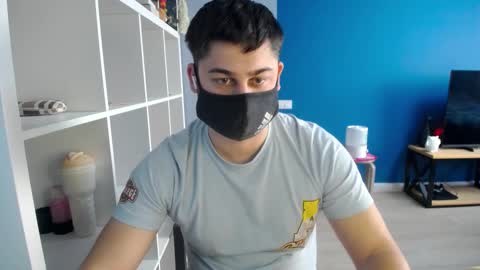 Snapshot of sexxxdickbig chatting on 03-03-25, 01:09 Tommy online show from 03-03-25, 01:09