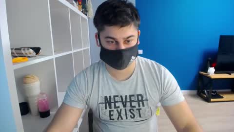 Snapshot of sexxxdickbig chatting on 03-05-25, 08:00 Tommy online show from 03-05-25, 08:00