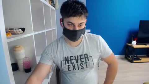 Snapshot of sexxxdickbig chatting on 03-06-25, 08:05 Tommy online show from 03-06-25, 08:05