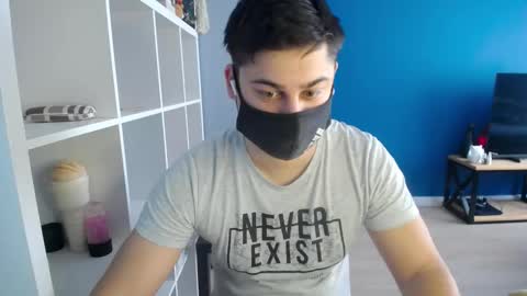 Snapshot of sexxxdickbig chatting on 03-08-25, 07:16 Tommy online show from 03-08-25, 07:16