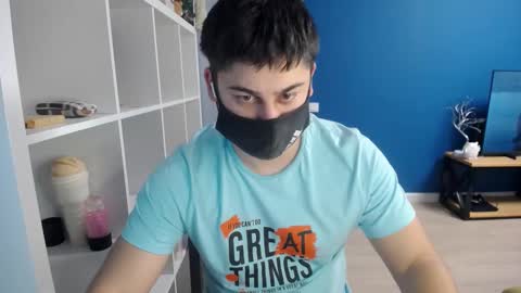 Snapshot of sexxxdickbig chatting on 03-09-25, 07:15 Tommy online show from 03-09-25, 07:15