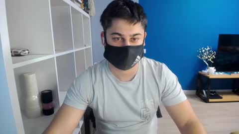 Snapshot of sexxxdickbig chatting on 03-12-25, 07:49 Tommy online show from 03-12-25, 07:49