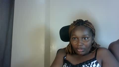 Snapshot of sexxy_amira chatting on 10-11-25, 12:15 sexxy_amira online show from 10-11-25, 12:15
