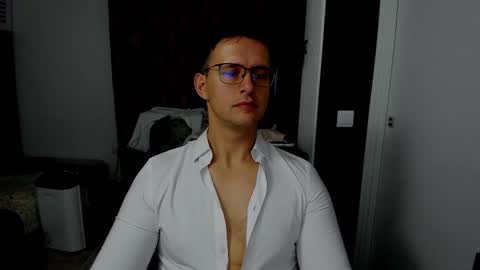Snapshot of sexxymuscles4u chatting on 11-11-25, 07:41 Sexxymuscles4U online show from 11-11-25, 07:41