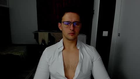 Snapshot of sexxymuscles4u chatting on 11-25-25, 09:31 Sexxymuscles4U online show from 11-25-25, 09:31