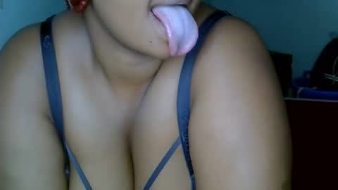 Snapshot of sexxyneil_ chatting on 09-29-25, 10:14 sexxyneil_ online show from 09-29-25, 10:14