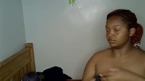 Snapshot of sexxyneil_ chatting on 10-17-25, 08:33 sexxyneil_ online show from 10-17-25, 08:33