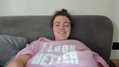 Snapshot of sexy__lizzy__ chatting on 10-21-25, 11:11 Hello dear. I will be glad to meet you. see you soon. online show from 10-21-25, 11:11