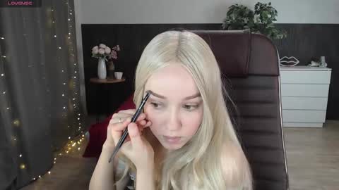 Snapshot of sexy_alexxia chatting on 09-26-25, 12:09 Alexia online show from 09-26-25, 12:09