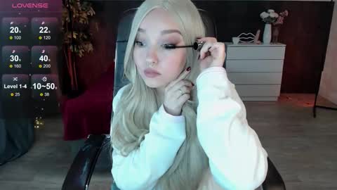 Alexia online show from 10-19-25, 06:14