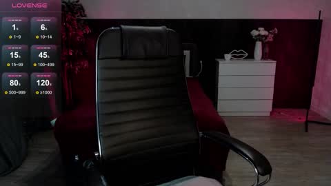 Alexia online show from 10-19-25, 07:14