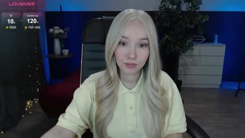 Alexia online show from 10-26-25, 02:56