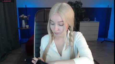 Alexia online show from 11-18-25, 09:58