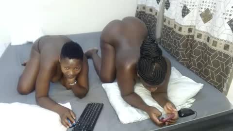 sexy_apple2 online show from 10-07-25, 11:13