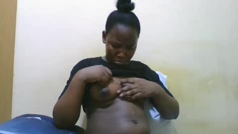 Snapshot of sexy_ariana90 chatting on 10-08-25, 10:57 Reshia online show from 10-08-25, 10:57