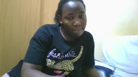 Snapshot of sexy_ariana90 chatting on 10-13-25, 10:15 Reshia online show from 10-13-25, 10:15