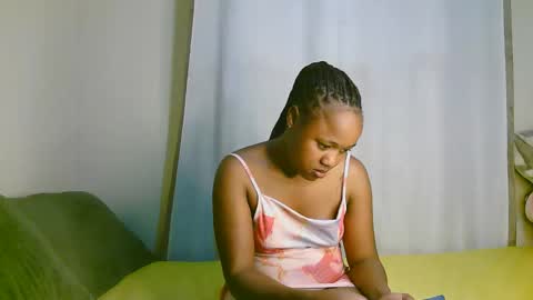 Ariana online show from 10-13-25, 01:22