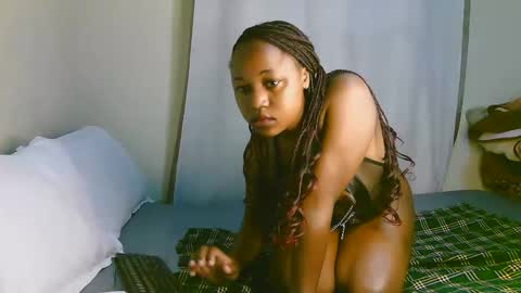 Ariana online show from 10-27-25, 01:26