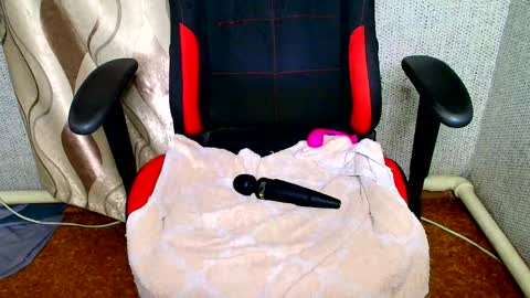 Jessica  Face only in pvt or in snapchat Dont ask more.... online show from 09-09-25, 10:31