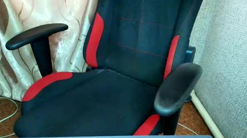 Jessica  Face only in pvt or in snapchat Dont ask more.... online show from 11-18-25, 11:25