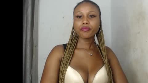 Snapshot of sexy_badgirl2 chatting on 10-11-25, 06:17 Sexy blackgirl2 online show from 10-11-25, 06:17