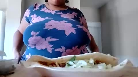Snapshot of sexy_bbw93 chatting on 10-21-25, 04:19 sexy_bbw93 online show from 10-21-25, 04:19