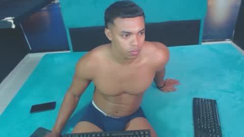 sexy_bigcock01 online show from 01-22-25, 01:00