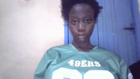 sexy_butty01 online show from 12-15-25, 10:14