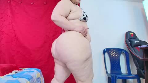 Snapshot of sexy_curvi chatting on 09-22-25, 03:36 karla instagram online show from 09-22-25, 03:36