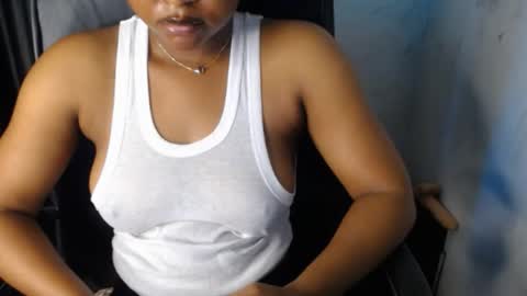 Snapshot of sexy_dick_drainer chatting on 10-28-25, 09:46 TAISHA online show from 10-28-25, 09:46