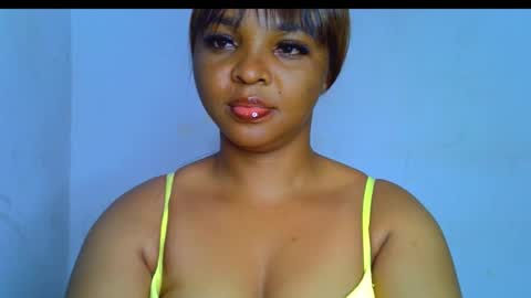 Snapshot of sexy_ebonygirl_ chatting on 10-06-25, 07:11 Clara online show from 10-06-25, 07:11