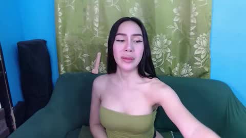 sexy_emily92 online show from 11-20-25, 08:58