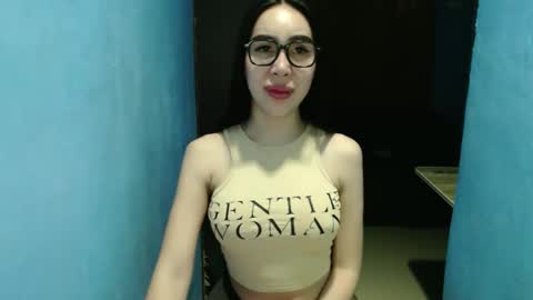 sexy_emily92 online show from 03-16-26, 08:13