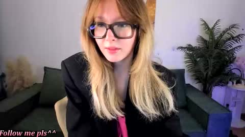 Forest fairy online show from 12-23-25, 07:28