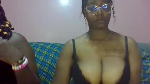Snapshot of sexy_helle chatting on 09-27-25, 10:59 sexy_helle online show from 09-27-25, 10:59