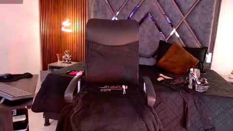 Dafne online show from 02-23-26, 12:02