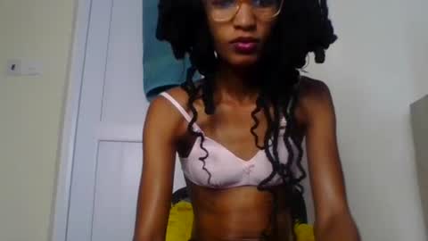 Snapshot of sexy_janny chatting on 09-22-25, 06:26 Janny online show from 09-22-25, 06:26