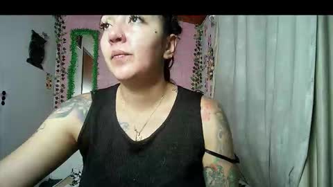 Snapshot of sexy_lolas chatting on 01-19-26, 12:58 sexy lolas online show from 01-19-26, 12:58