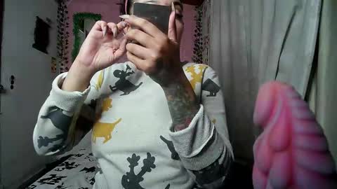 Snapshot of sexy_lolas chatting on 02-05-26, 04:50 sexy lolas online show from 02-05-26, 04:50