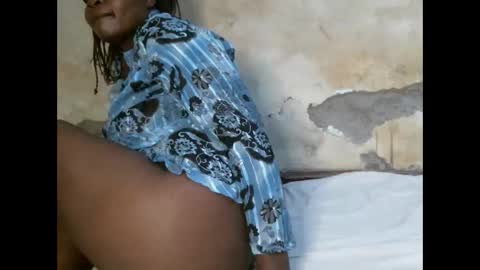 sexy_lunah online show from 12-15-25, 06:56