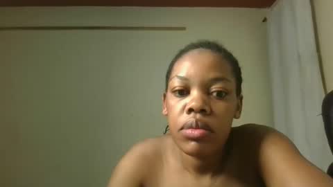 Snapshot of sexy_lyna chatting on 10-22-25, 05:30 sexy_lyna online show from 10-22-25, 05:30